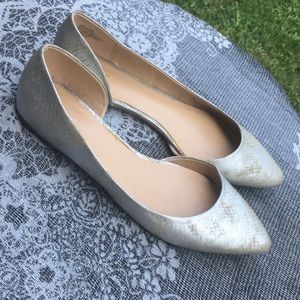 Silver/snake skin textured flats
